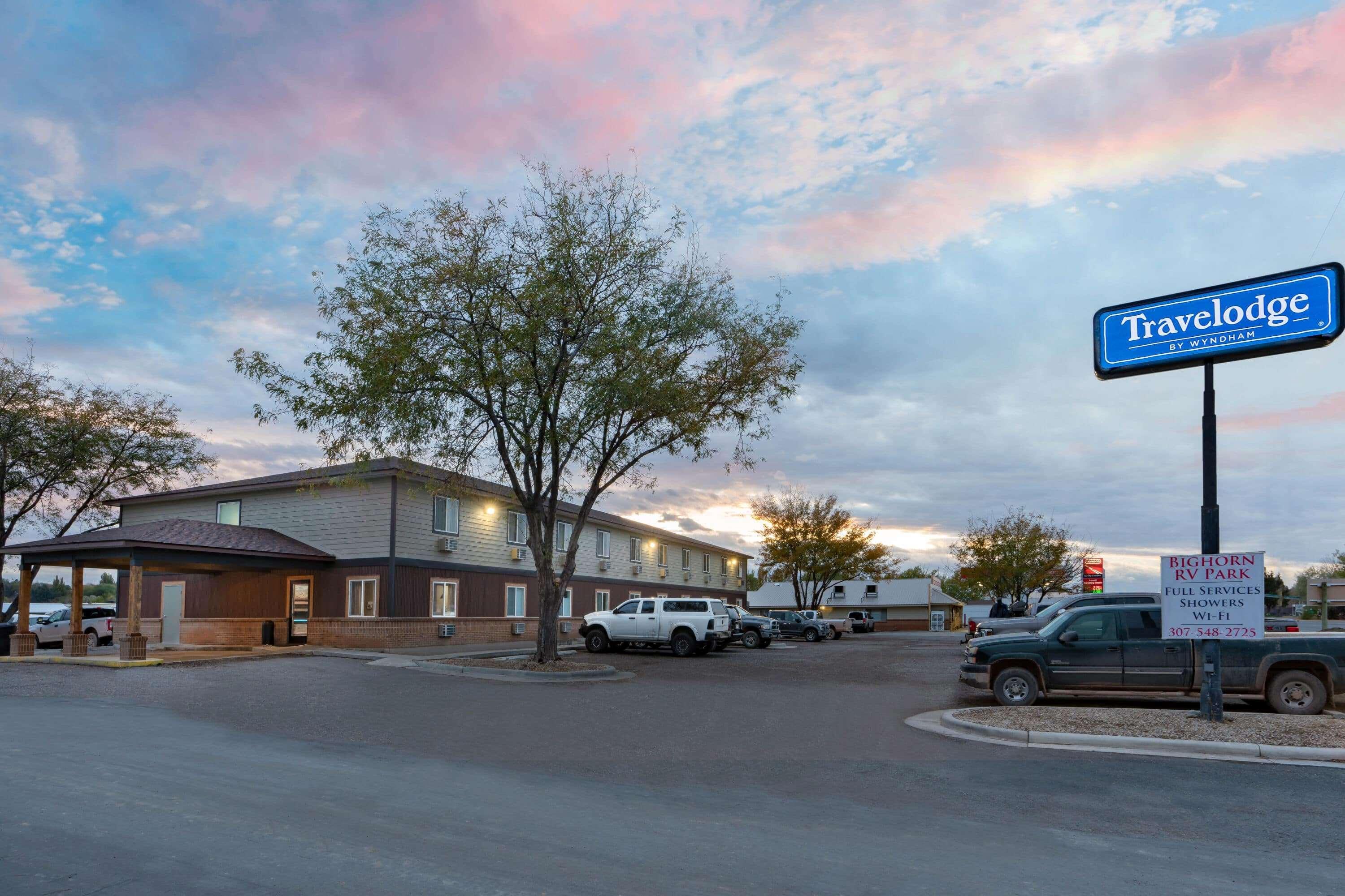 Travelodge By Wyndham Lovell Bighorns Extérieur photo