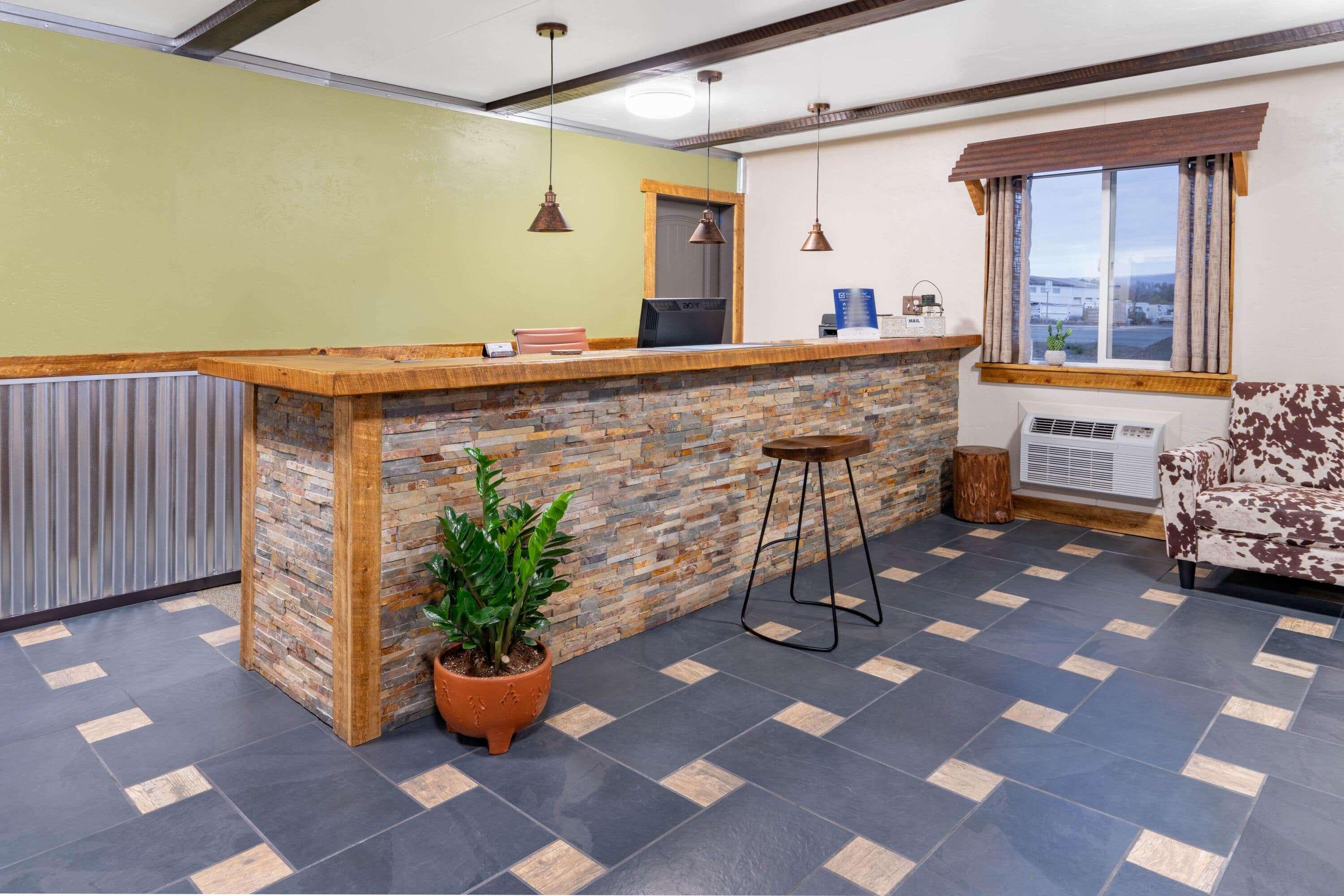 Travelodge By Wyndham Lovell Bighorns Extérieur photo